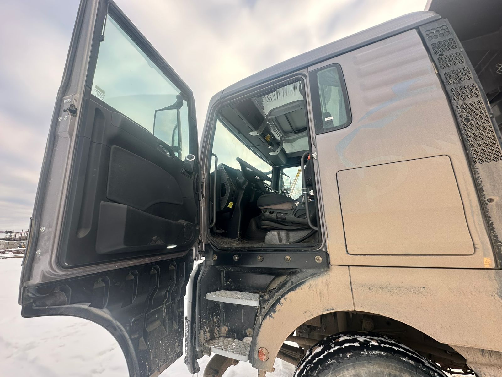 SITRAK C7H 8x4 Самосвал 2024 г. - фото 10