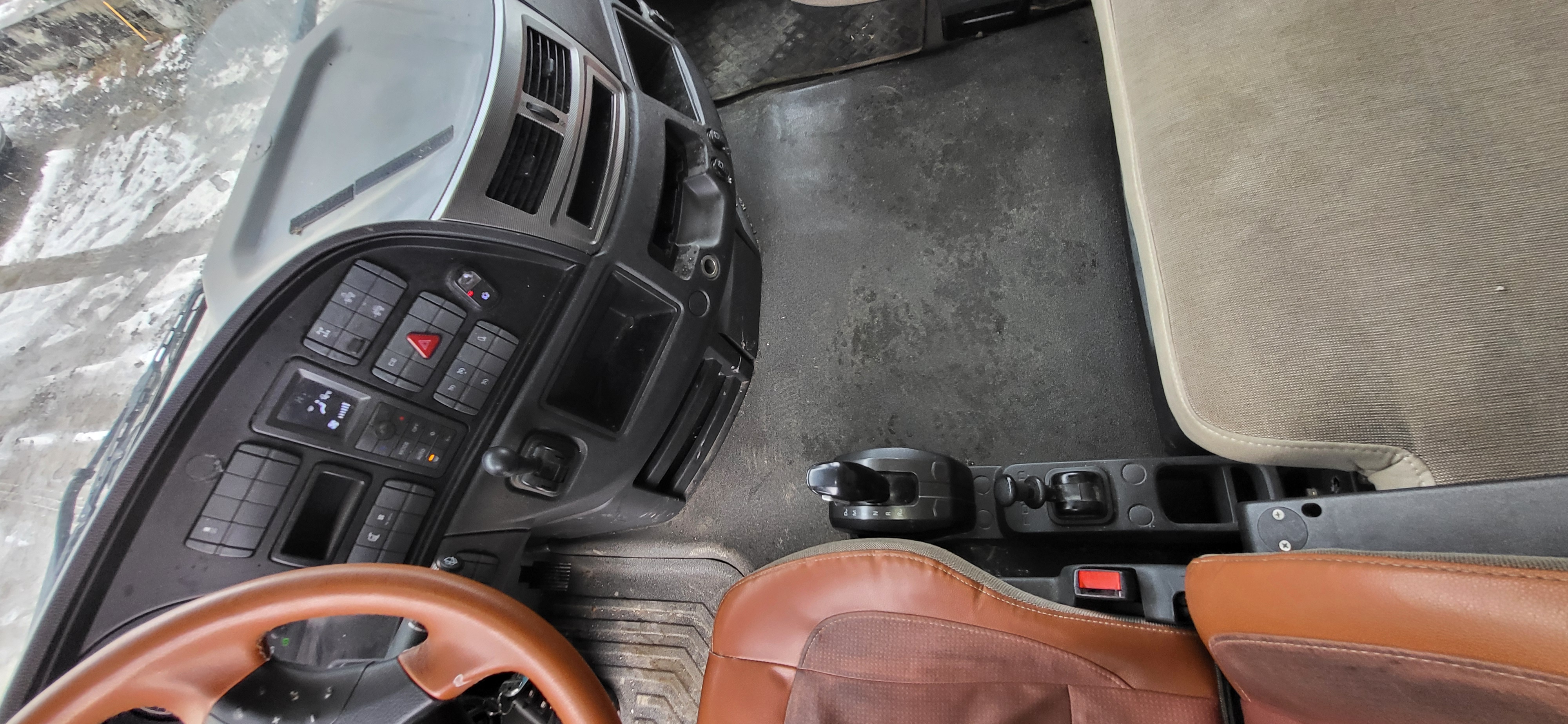 Foton AUMAN 4x2 Седельный тягач 2023 г. - фото 20