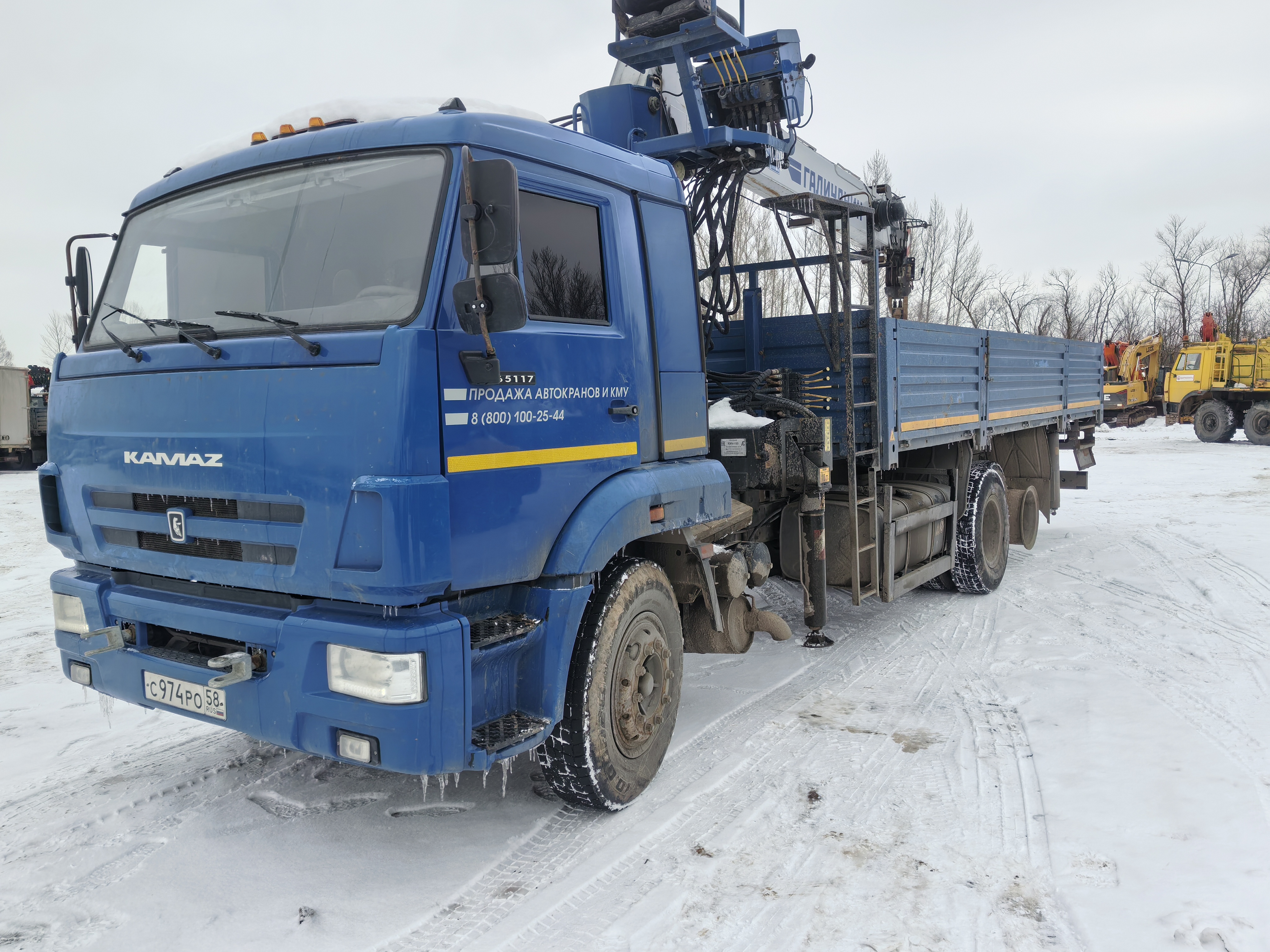 Галичский автокрановый завод (ГАКЗ) КМА-150* на шасси КамАЗ 65117 6x4 Бортовой с КМУ 2023 г. - фото 3