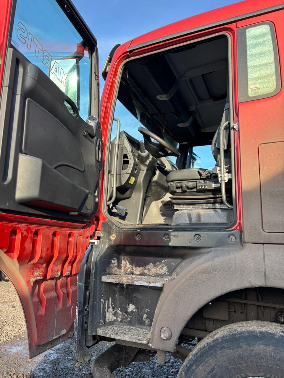 SITRAK C7H 8x4 Самосвал 2024 г. - фото 8