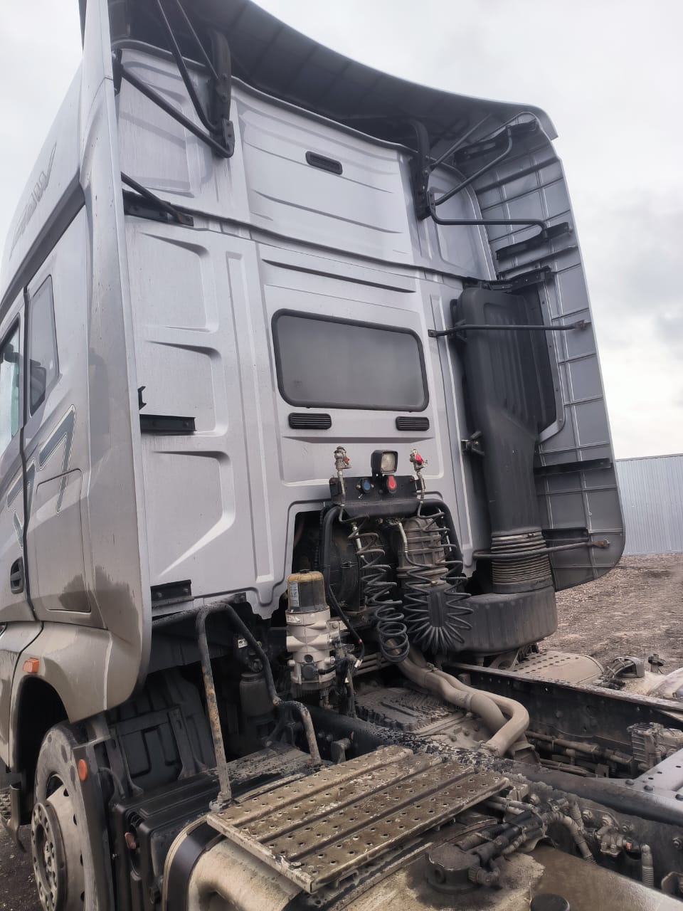 FAW J7 4x2 Седельный тягач 2023 г. - фото 8