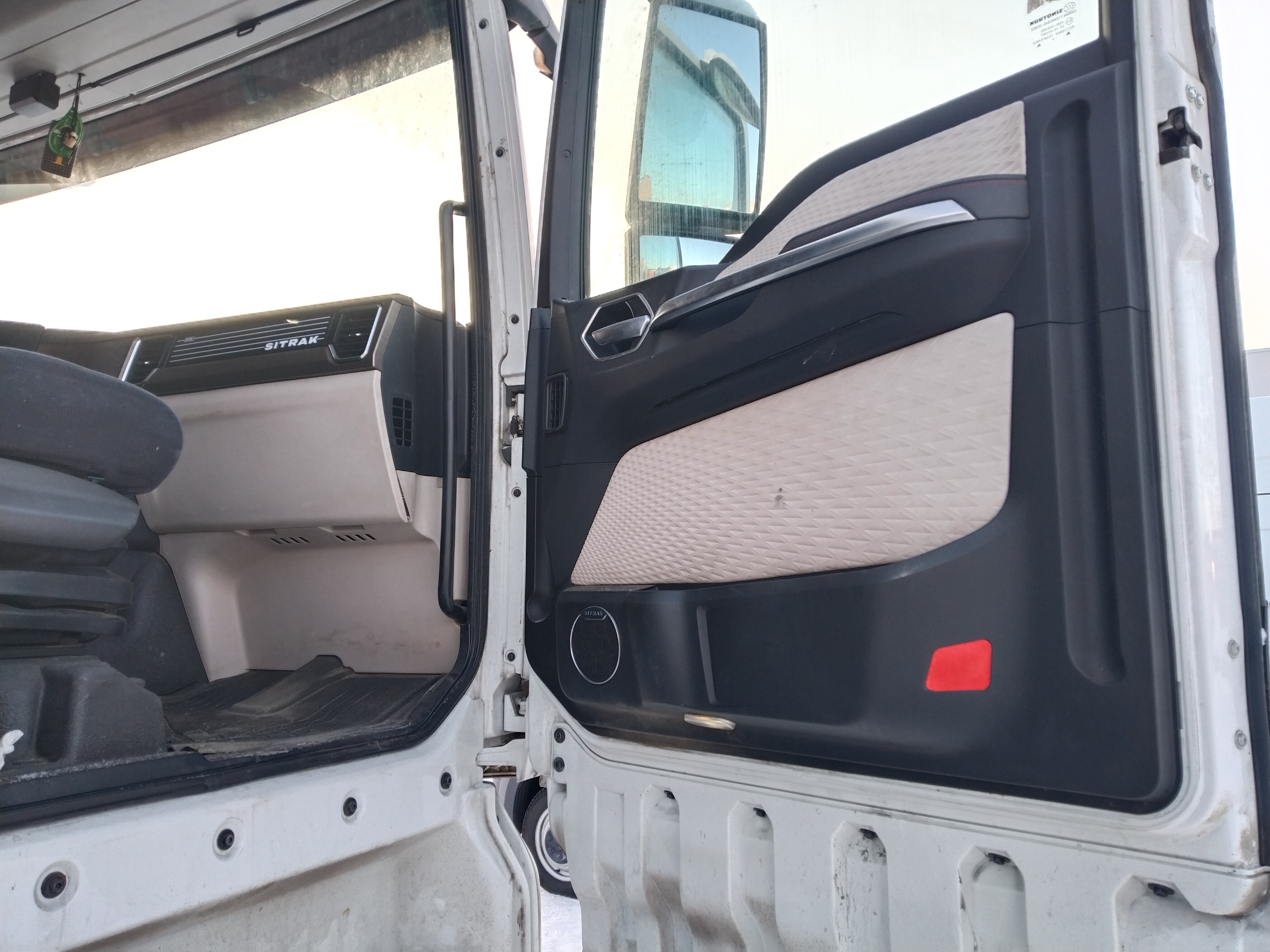 SITRAK C7H 4x2 Седельный тягач 2023 г. - фото 10