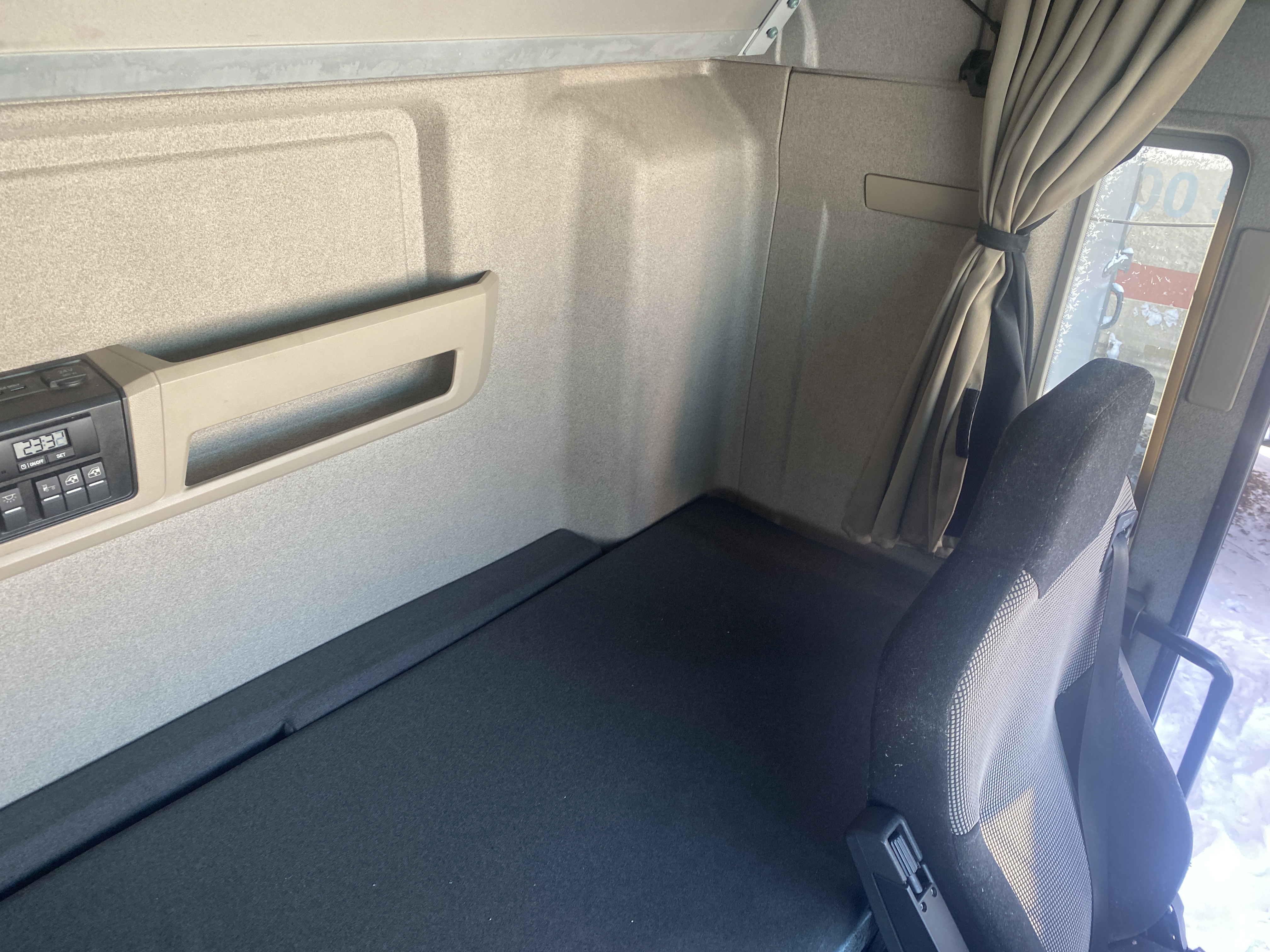 MAN TGX 4X2 Седельный тягач 2018 г. - фото 8