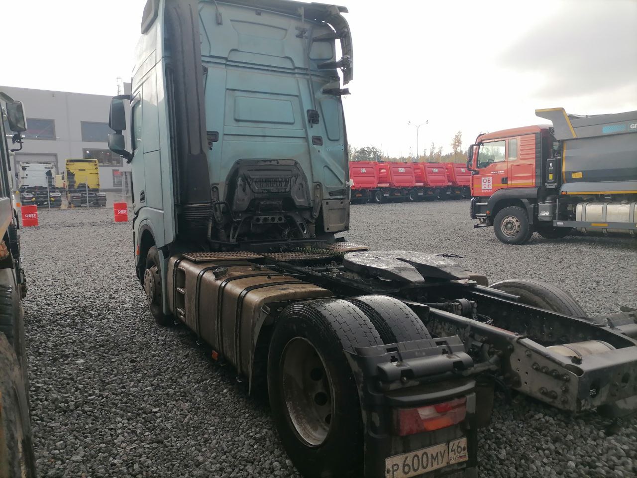 Shacman (Shaanxi) SX* 4x2 Седельный тягач 2023 г. - фото 4