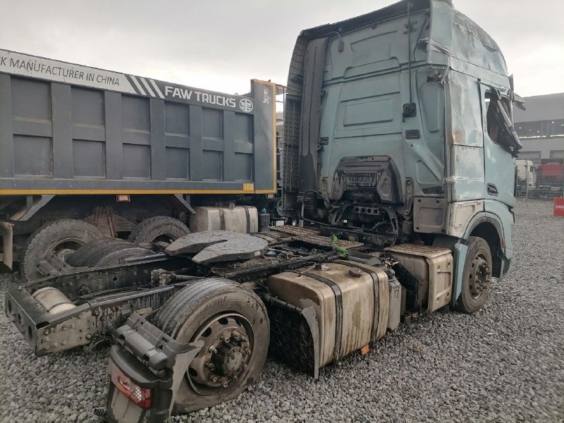 Shacman (Shaanxi) SX* 4x2 Седельный тягач 2023 г. - фото 5