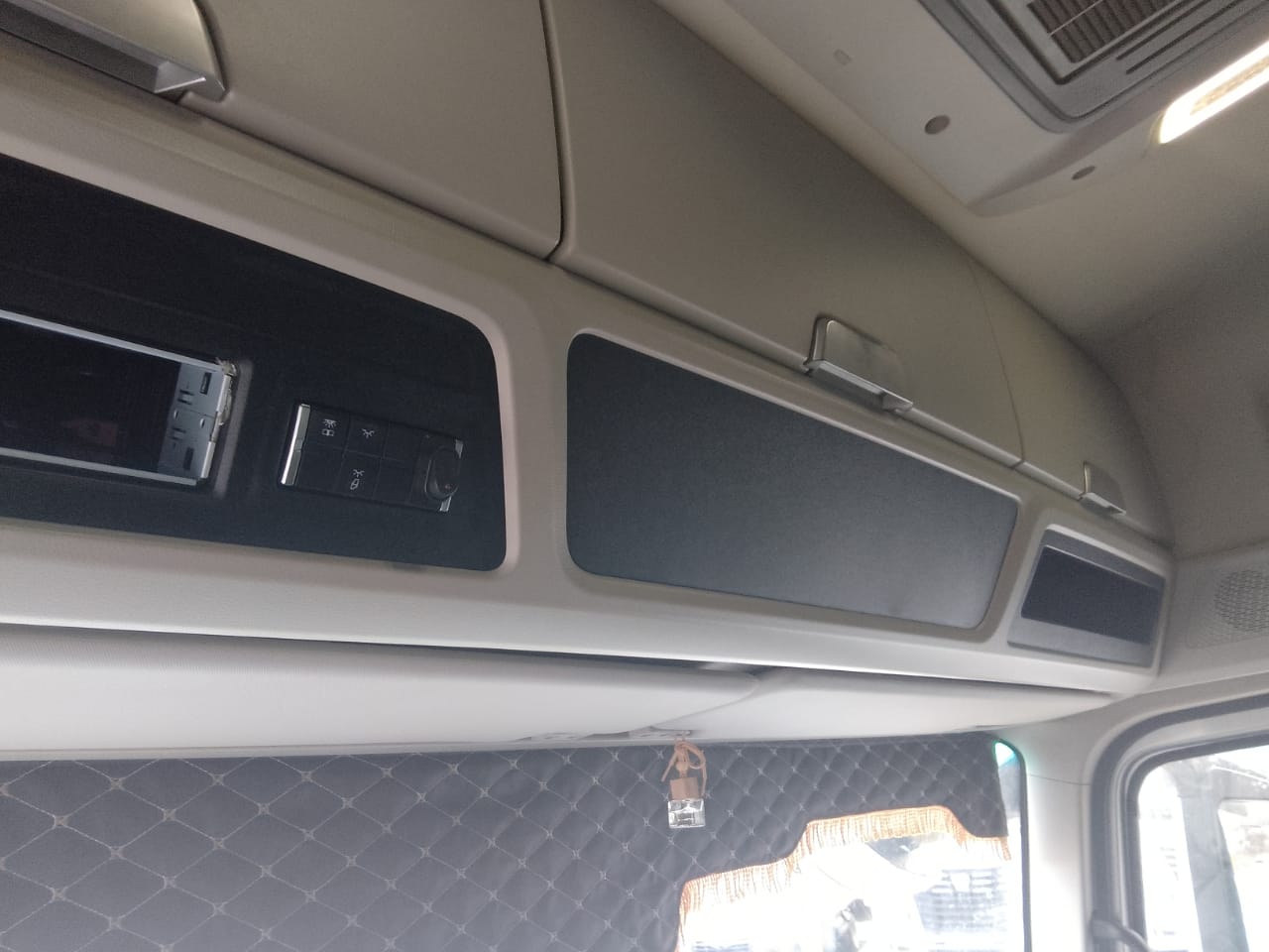 BEIJING BJ* 6x4 Седельный тягач 2023 г. - фото 18