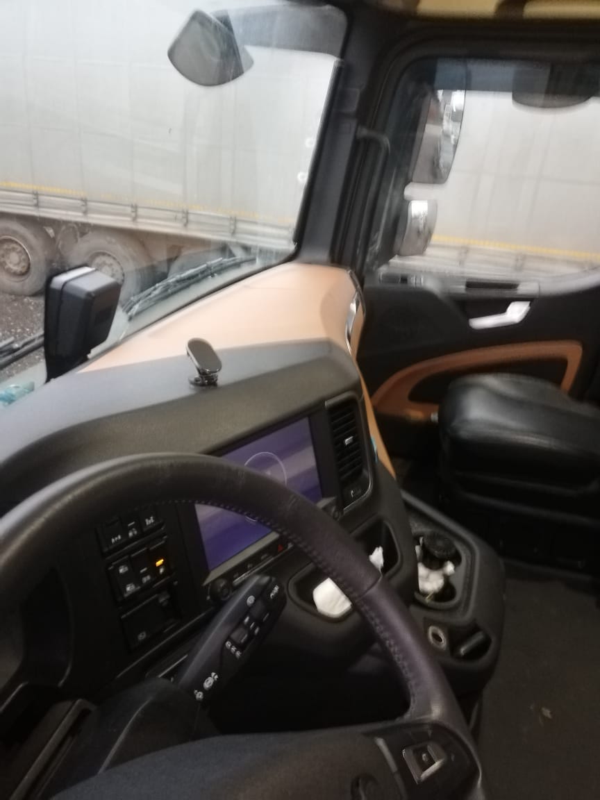 Shacman (Shaanxi) SX* 4x2 Седельный тягач 2023 г. - фото 6