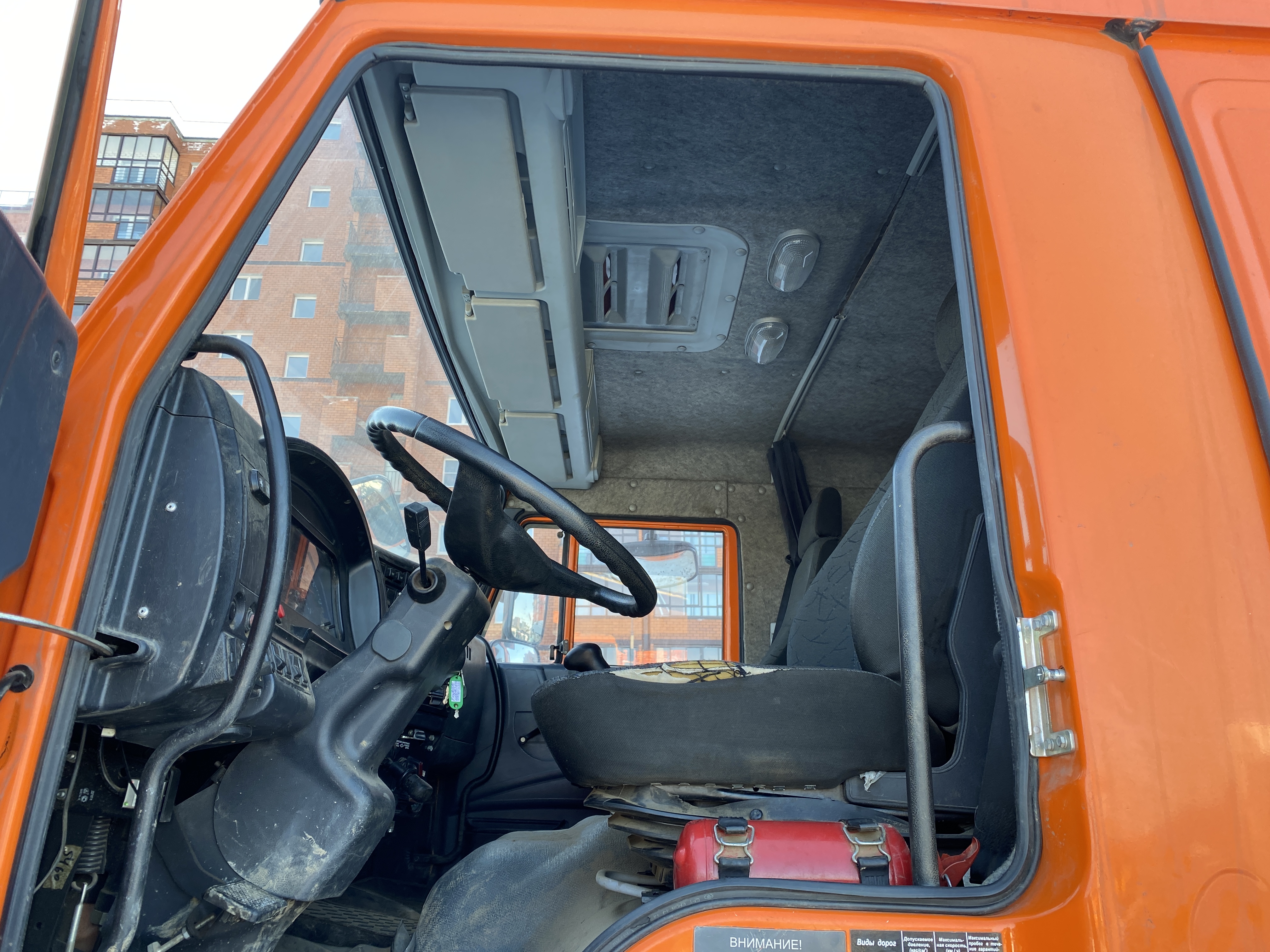 Кран центр "КАМАЗ" 659100 на шасси КамАЗ 43118 6x6 Бортовой с КМУ 2022 г. - фото 7