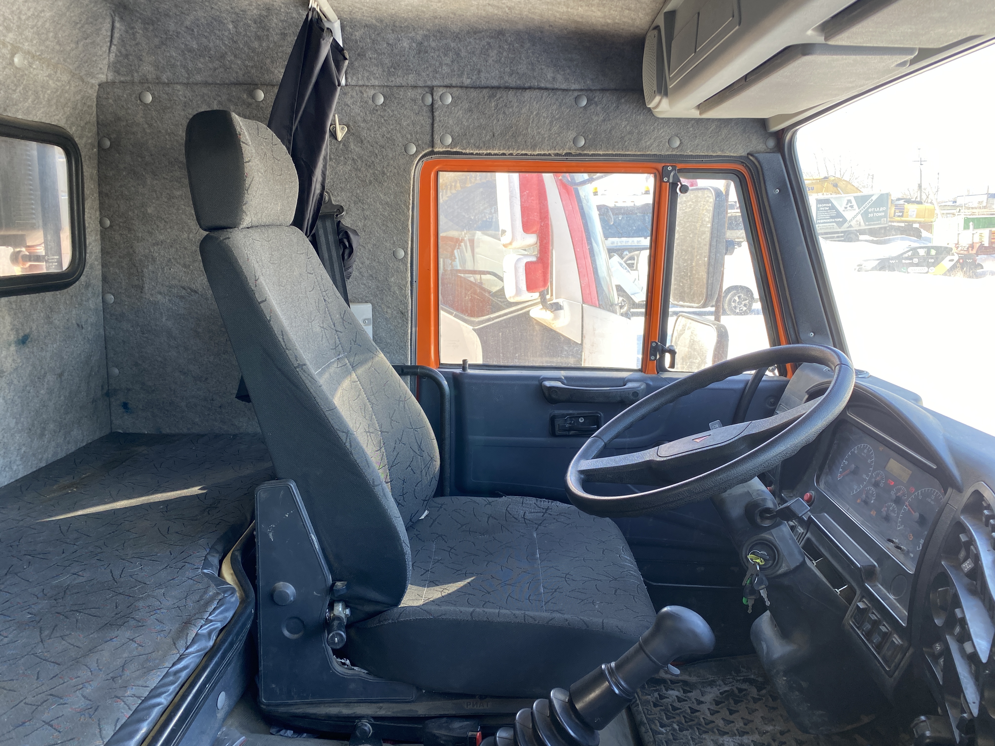 Кран центр "КАМАЗ" 659100 на шасси КамАЗ 43118 6x6 Бортовой с КМУ 2022 г. - фото 8