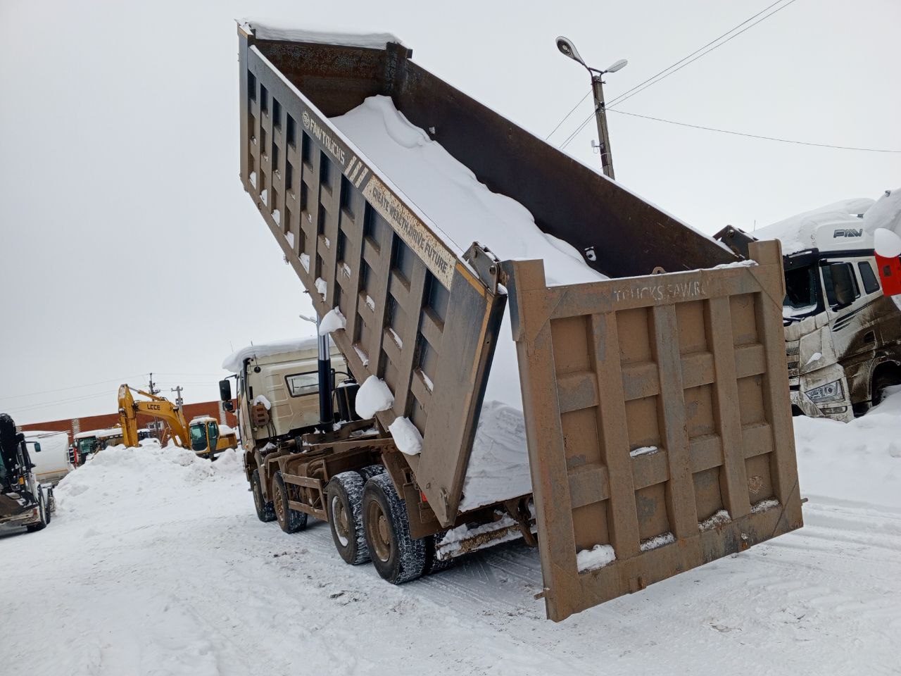 FAW J6 8x4 Самосвал 2023 г. - фото 5