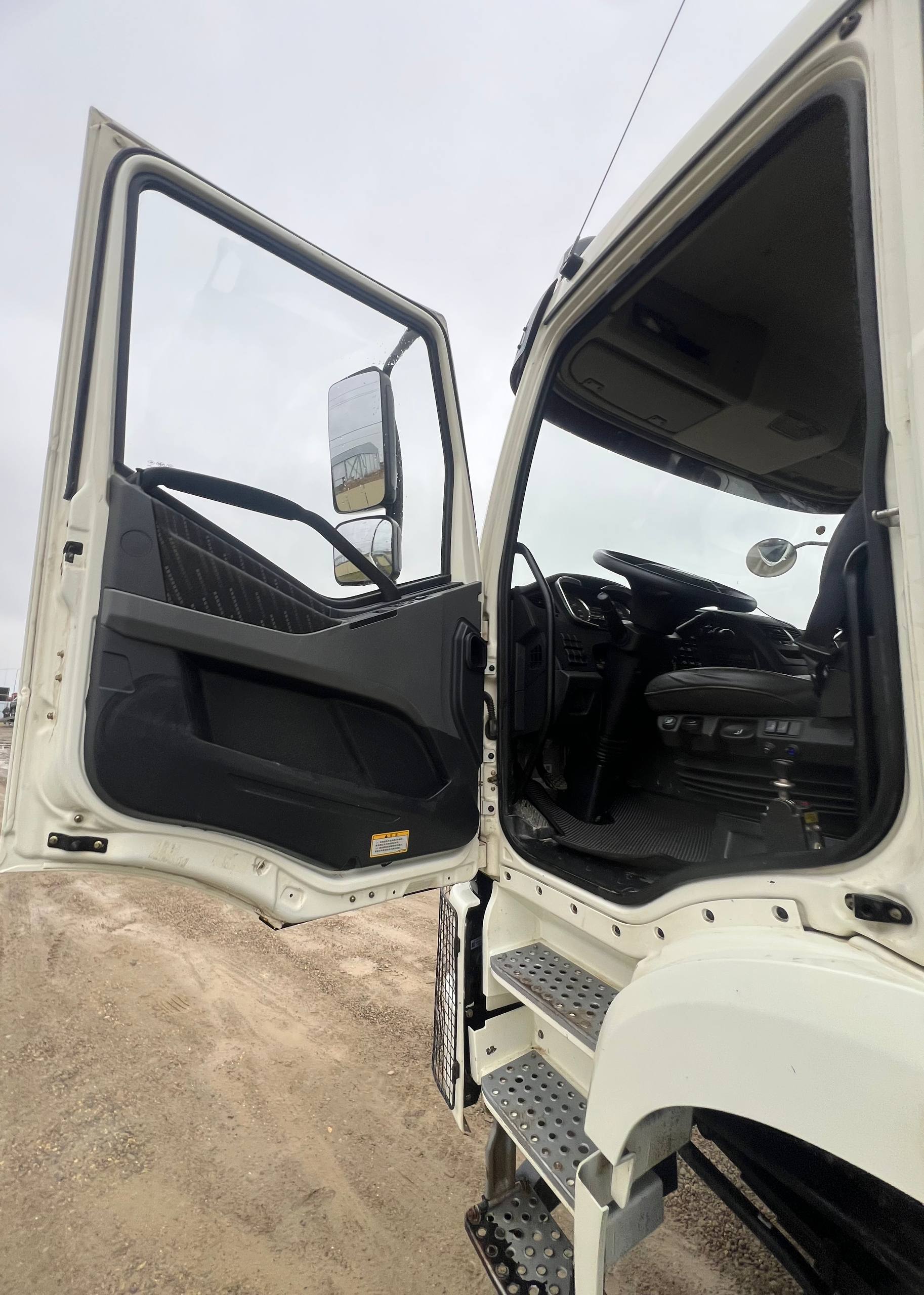 FAW CA 3310 8x4 Самосвал_не актуально 2023 г. - фото 5