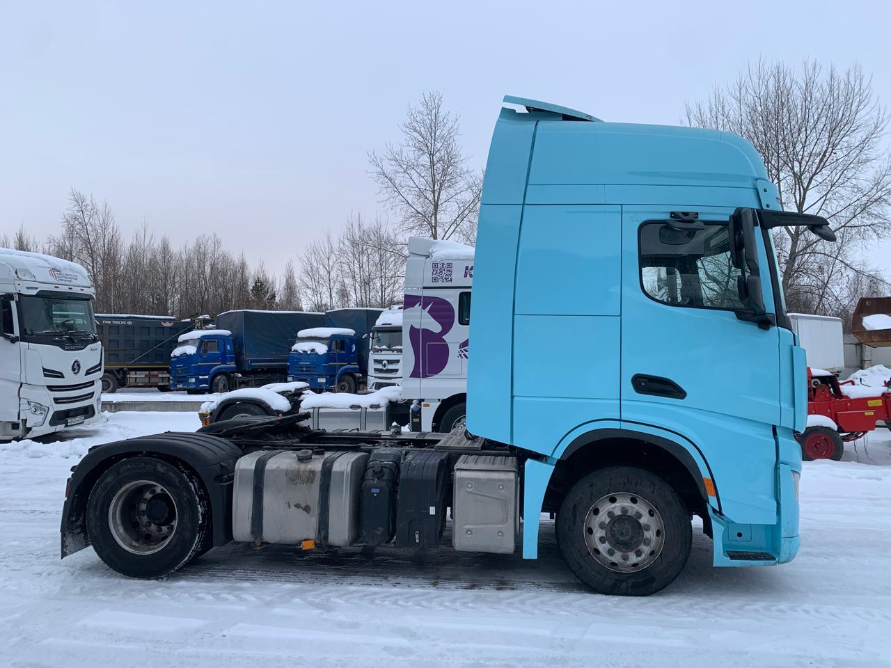 Shacman (Shaanxi) SX* 4x2 Седельный тягач 2023 г. - фото 4