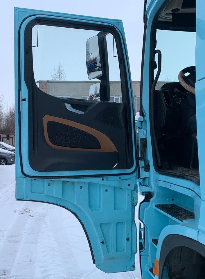 Shacman (Shaanxi) SX* 4x2 Седельный тягач 2023 г. - фото 9