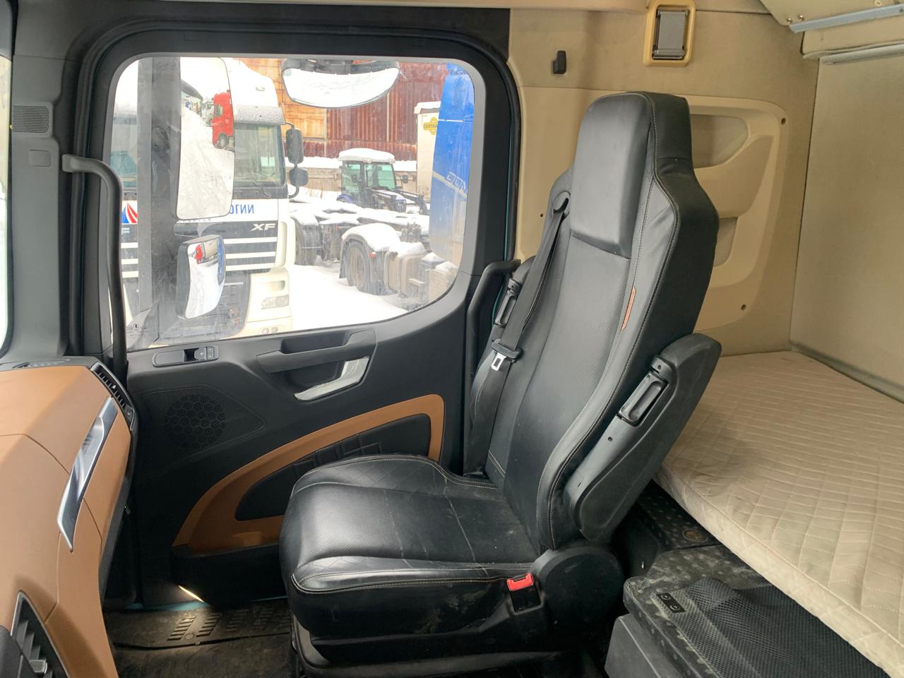 Shacman (Shaanxi) SX* 4x2 Седельный тягач 2023 г. - фото 13
