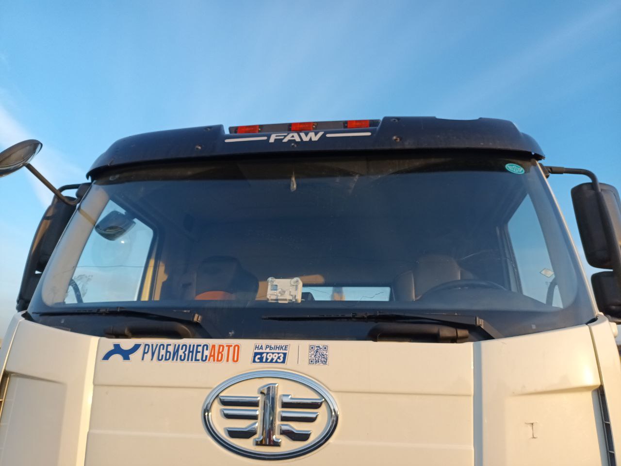 FAW J6 6x4 Мультилифт 2023 г. - фото 5