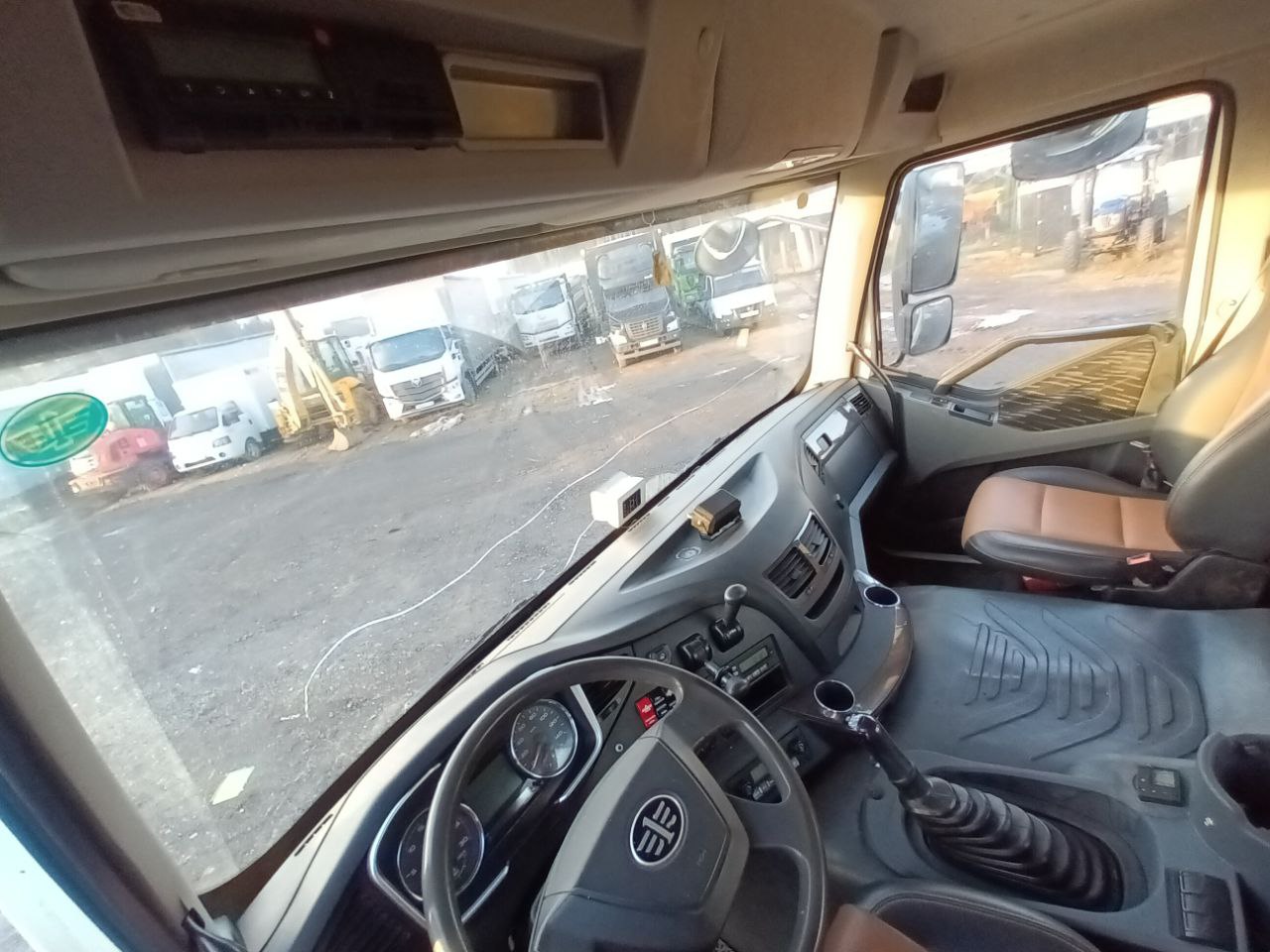 FAW J6 6x4 Мультилифт 2023 г. - фото 8