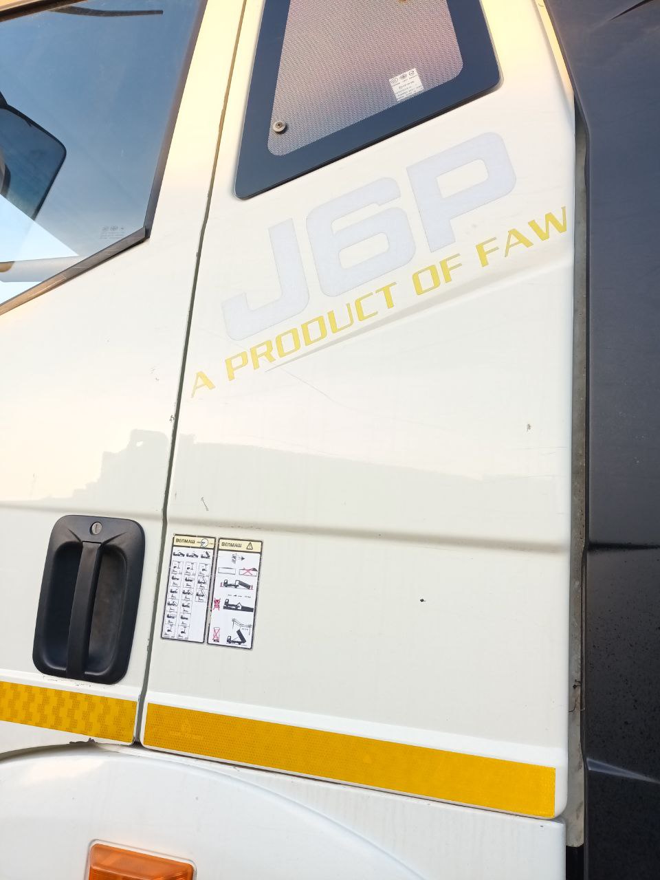 FAW J6 6x4 Мультилифт 2023 г. - фото 18