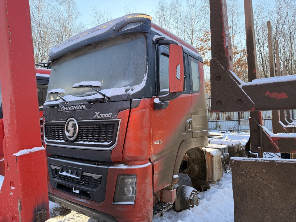 Shacman (Shaanxi) SX* 6x6 Седельный тягач 2023 г.