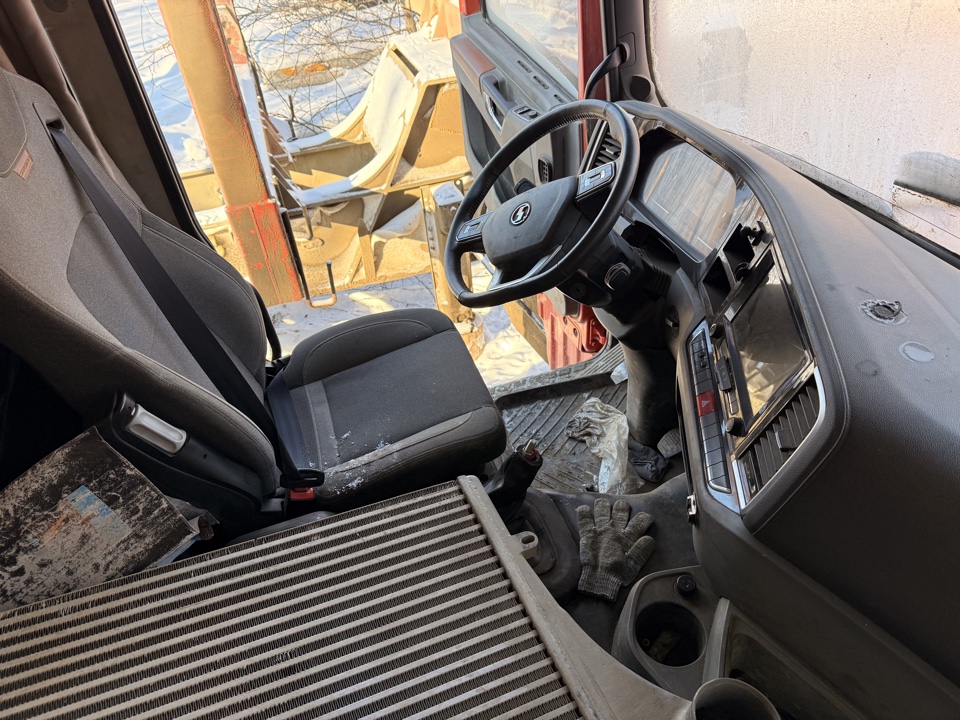 Shacman (Shaanxi) SX* 6x6 Седельный тягач 2023 г. - фото 10