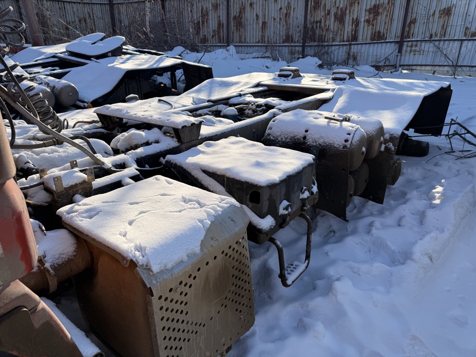 Shacman (Shaanxi) SX* 6x6 Седельный тягач 2023 г. - фото 11