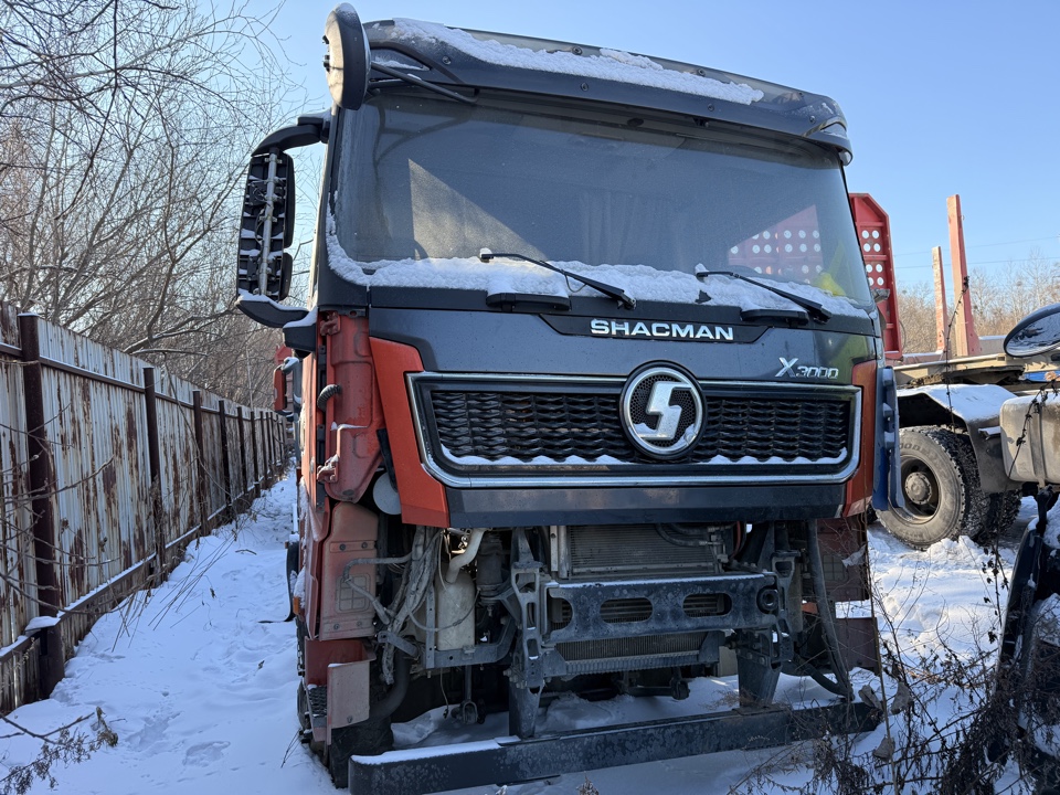 Shacman (Shaanxi) SX* 6x6 Седельный тягач 2023 г.