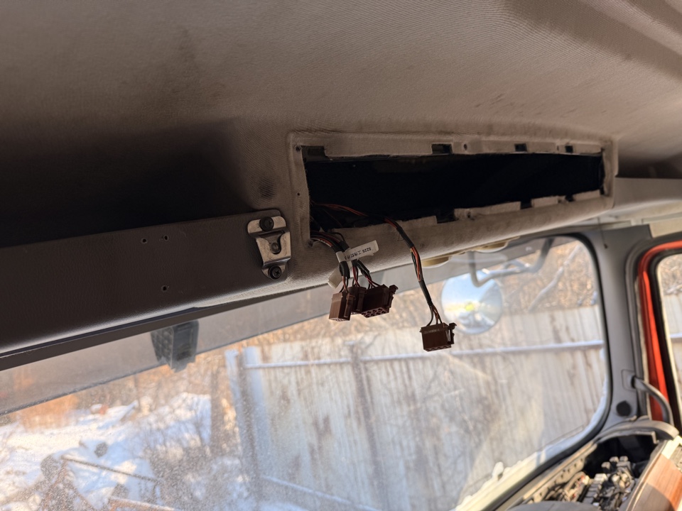 Shacman (Shaanxi) SX* 6x6 Седельный тягач 2023 г. - фото 10