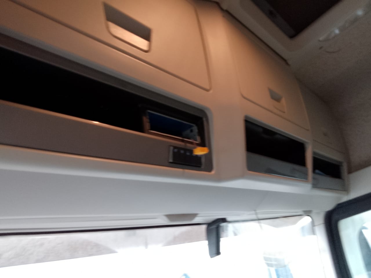 FAW J7 4x2 Седельный тягач 2023 г. - фото 10