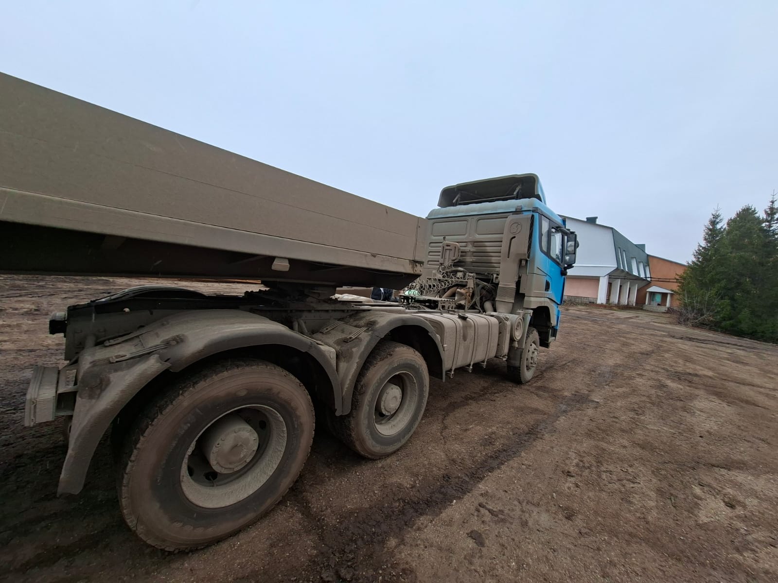 Shacman (Shaanxi) SX* 6x6 Седельный тягач 2023 г. - фото 3