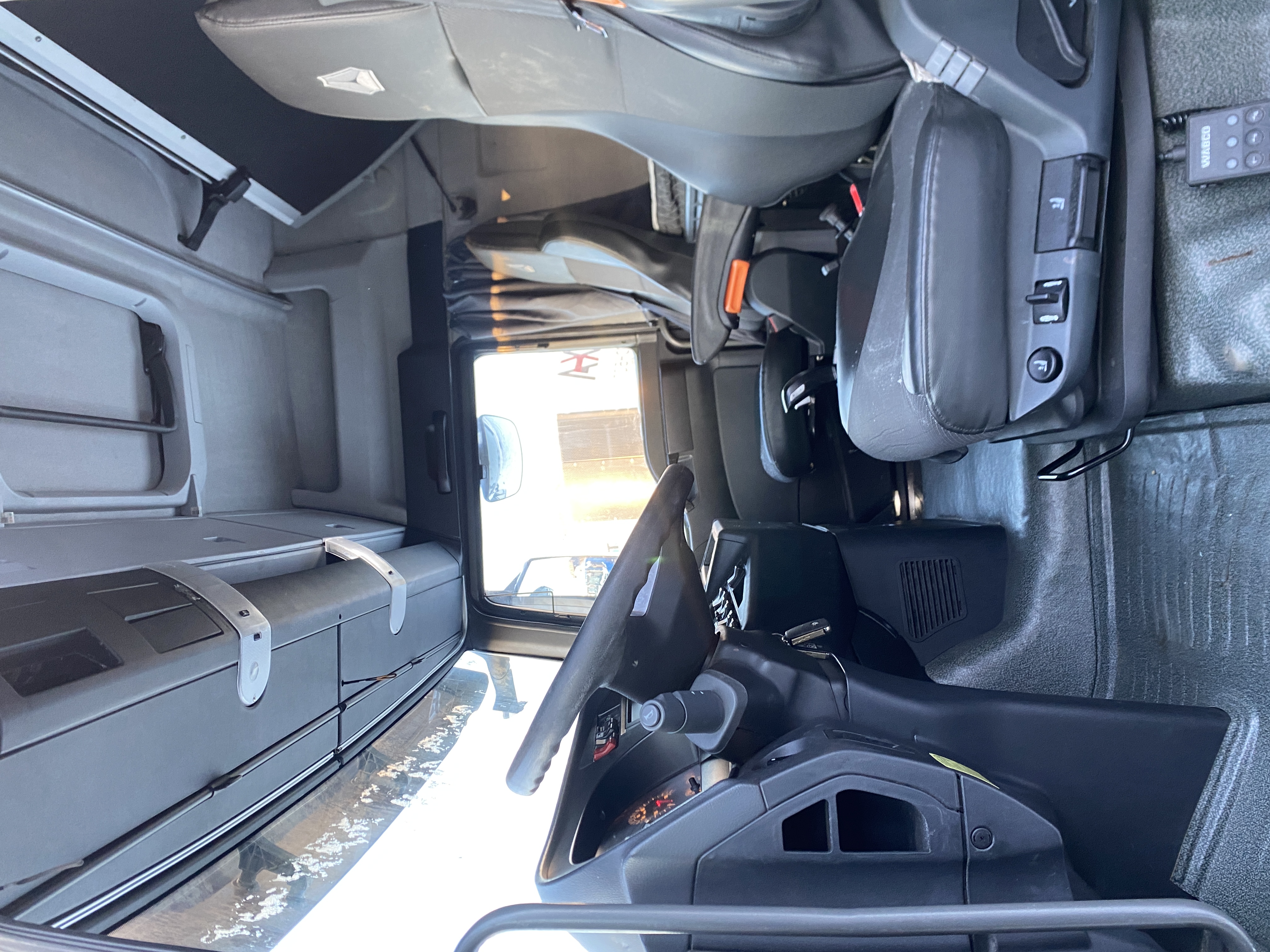 SITRAK C7H 4x2 Седельный тягач 2023 г. - фото 10