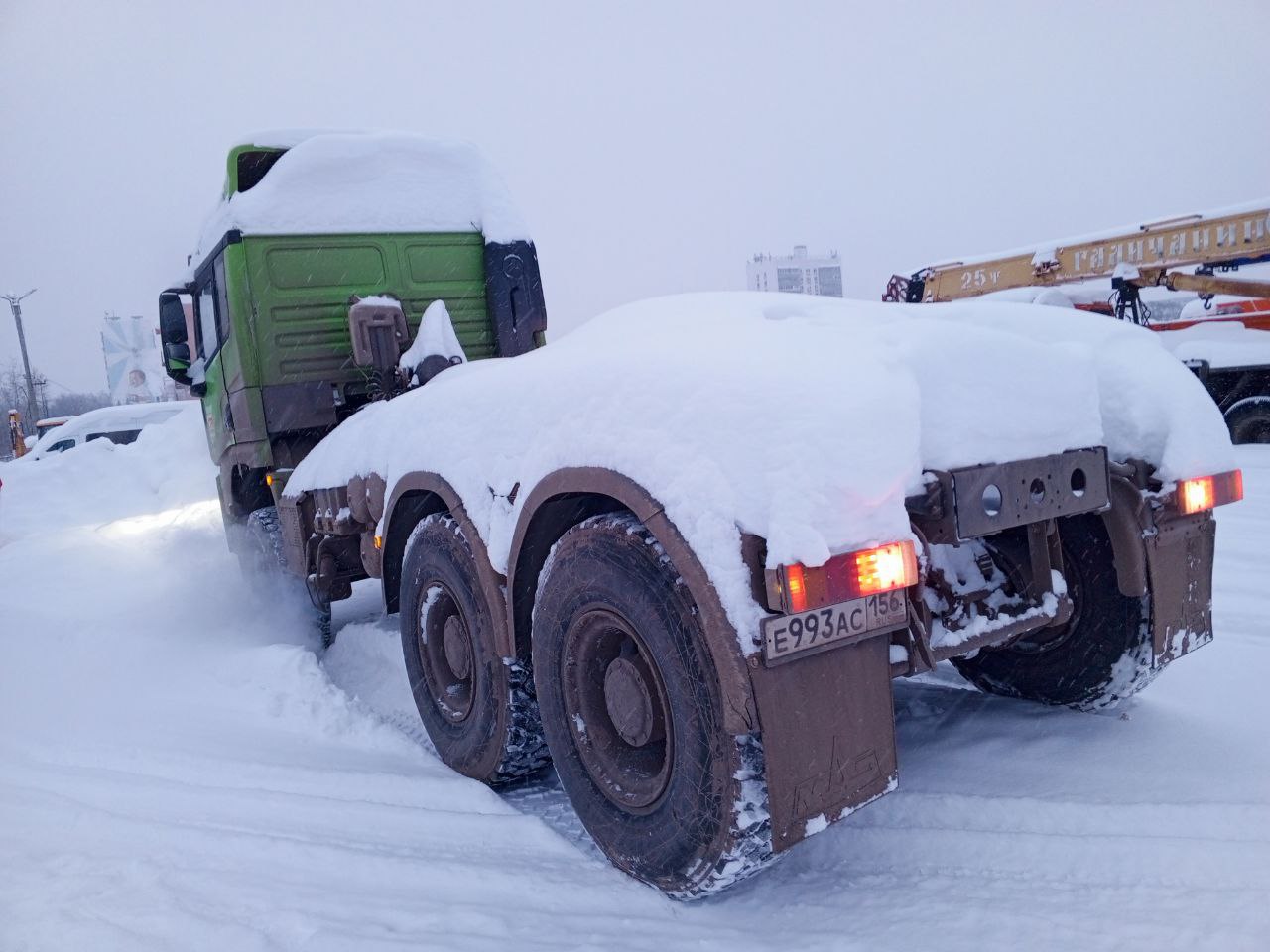 Shacman (Shaanxi) SX* 6x6 Седельный тягач 2023 г. - фото 6