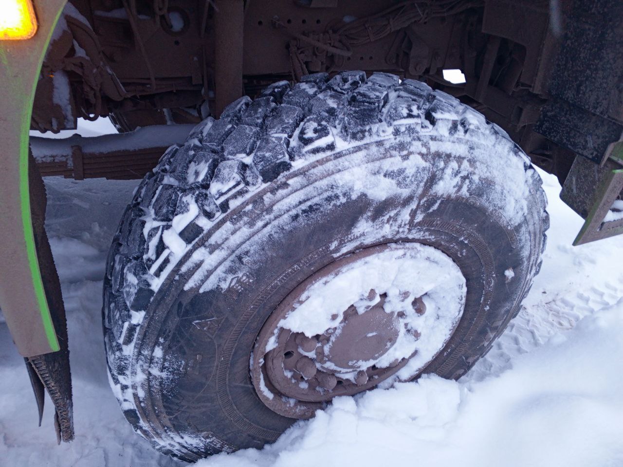 Shacman (Shaanxi) SX* 6x6 Седельный тягач 2023 г. - фото 7