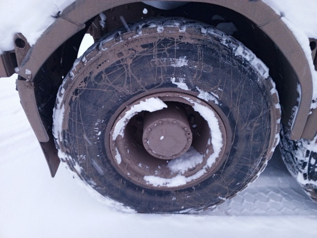 Shacman (Shaanxi) SX* 6x6 Седельный тягач 2023 г. - фото 9