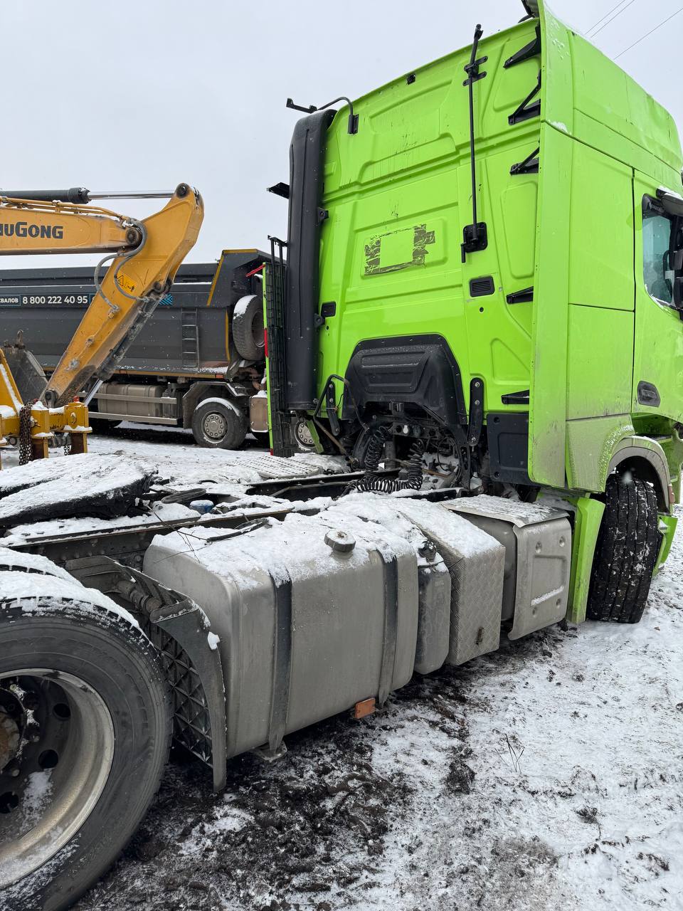 Shacman (Shaanxi) SX* 4x2 Седельный тягач 2023 г. - фото 6