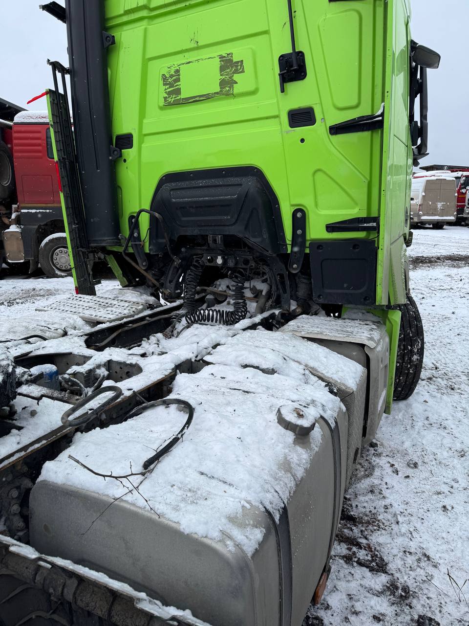 Shacman (Shaanxi) SX* 4x2 Седельный тягач 2023 г. - фото 7