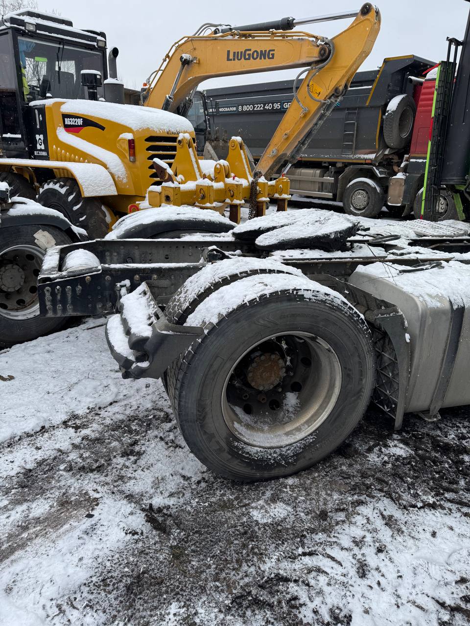 Shacman (Shaanxi) SX* 4x2 Седельный тягач 2023 г. - фото 12