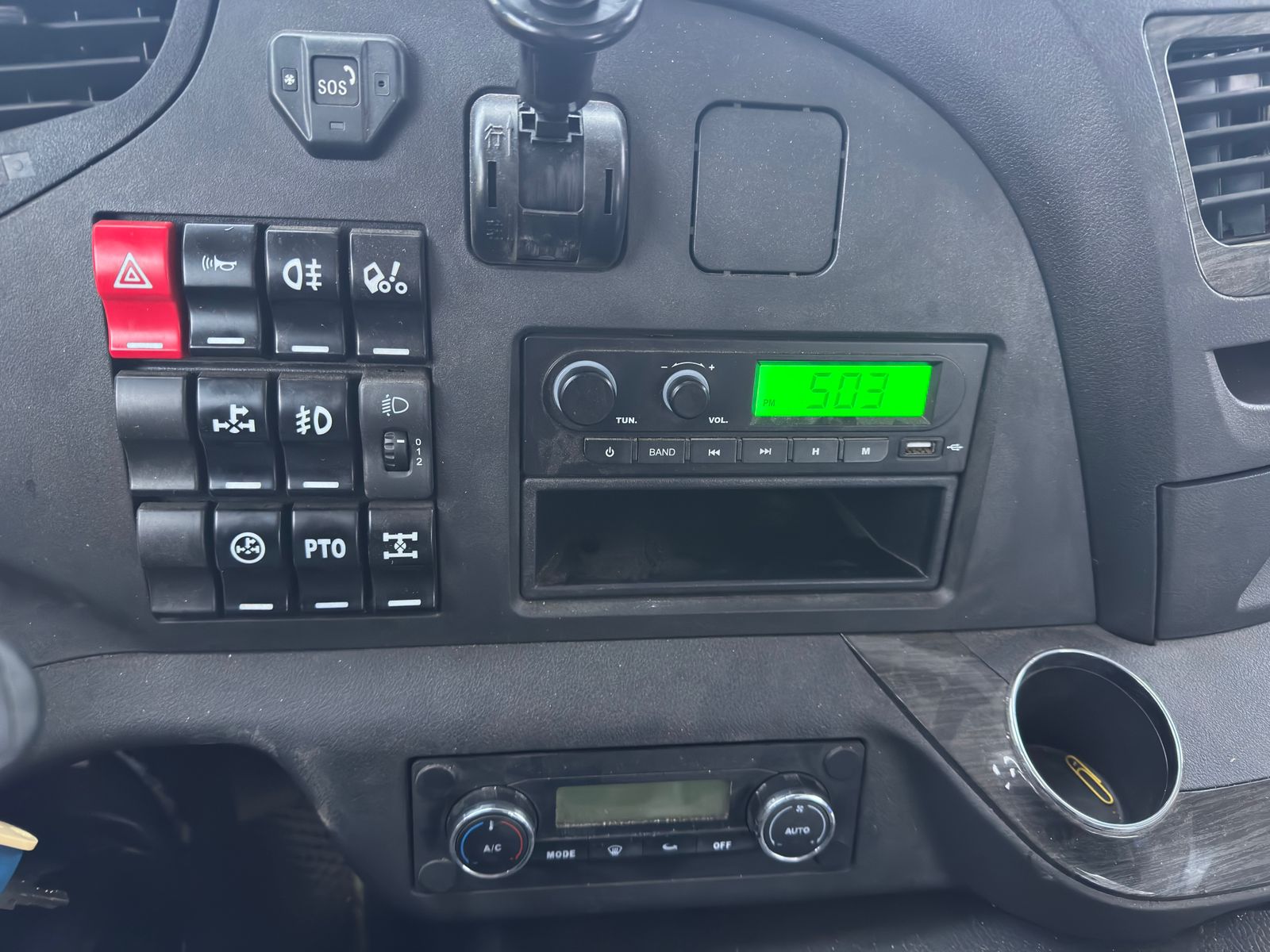 FAW J6 6x4 Бортовой с КМУ 2024 г. - фото 11