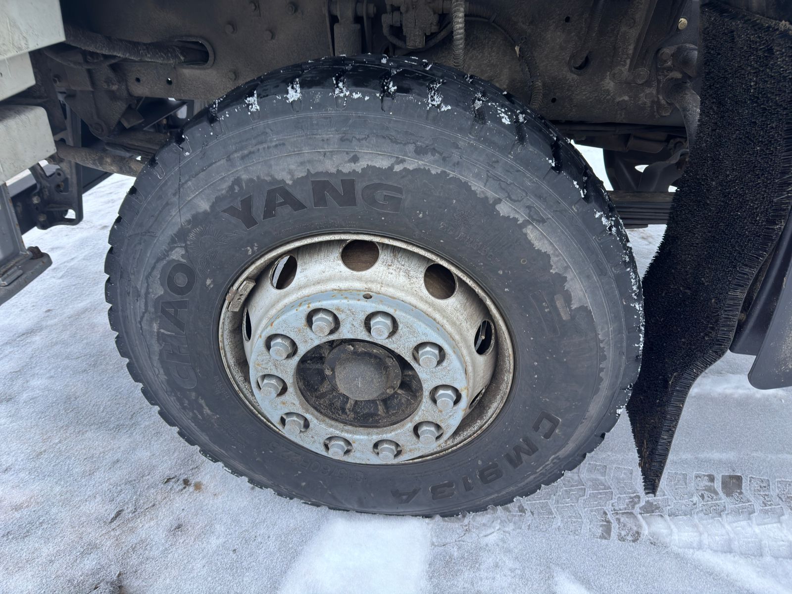 FAW J6 6x4 Бортовой с КМУ 2024 г. - фото 17