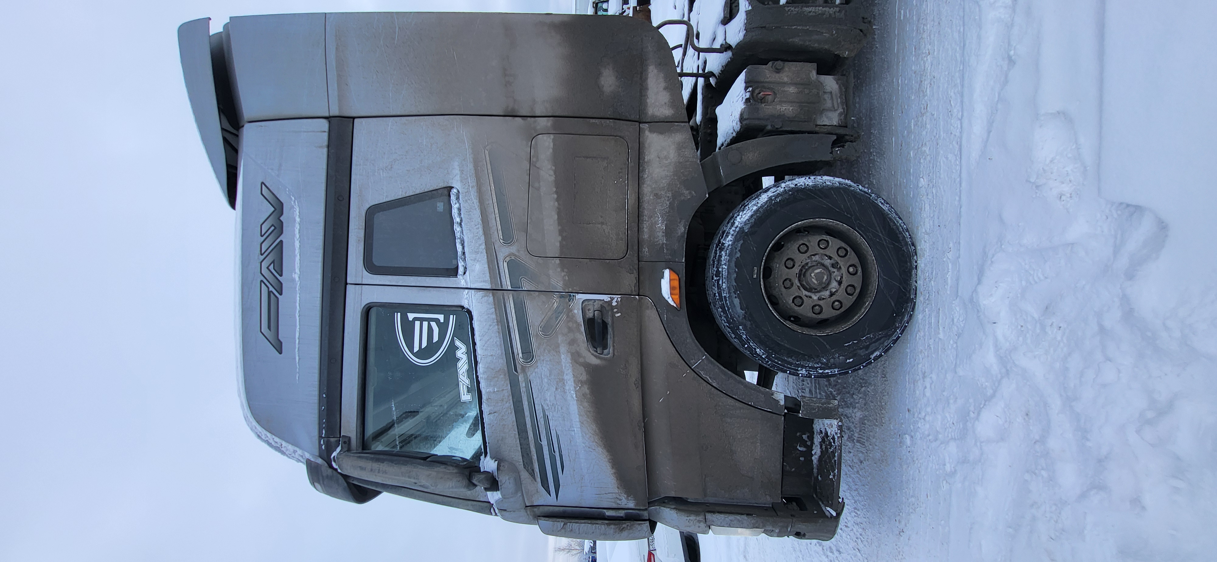 FAW J7 4x2 Седельный тягач 2023 г. - фото 3