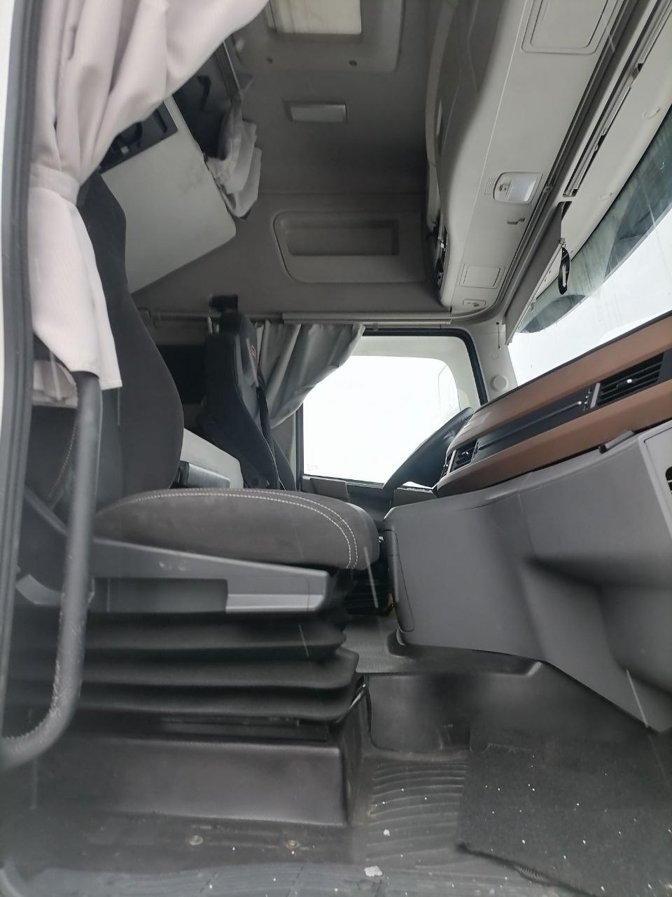 DongFeng GX 4x2 Седельный тягач 2023 г. - фото 9