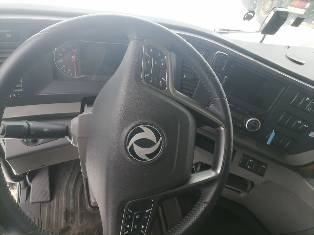 DongFeng GX 4x2 Седельный тягач 2023 г. - фото 15