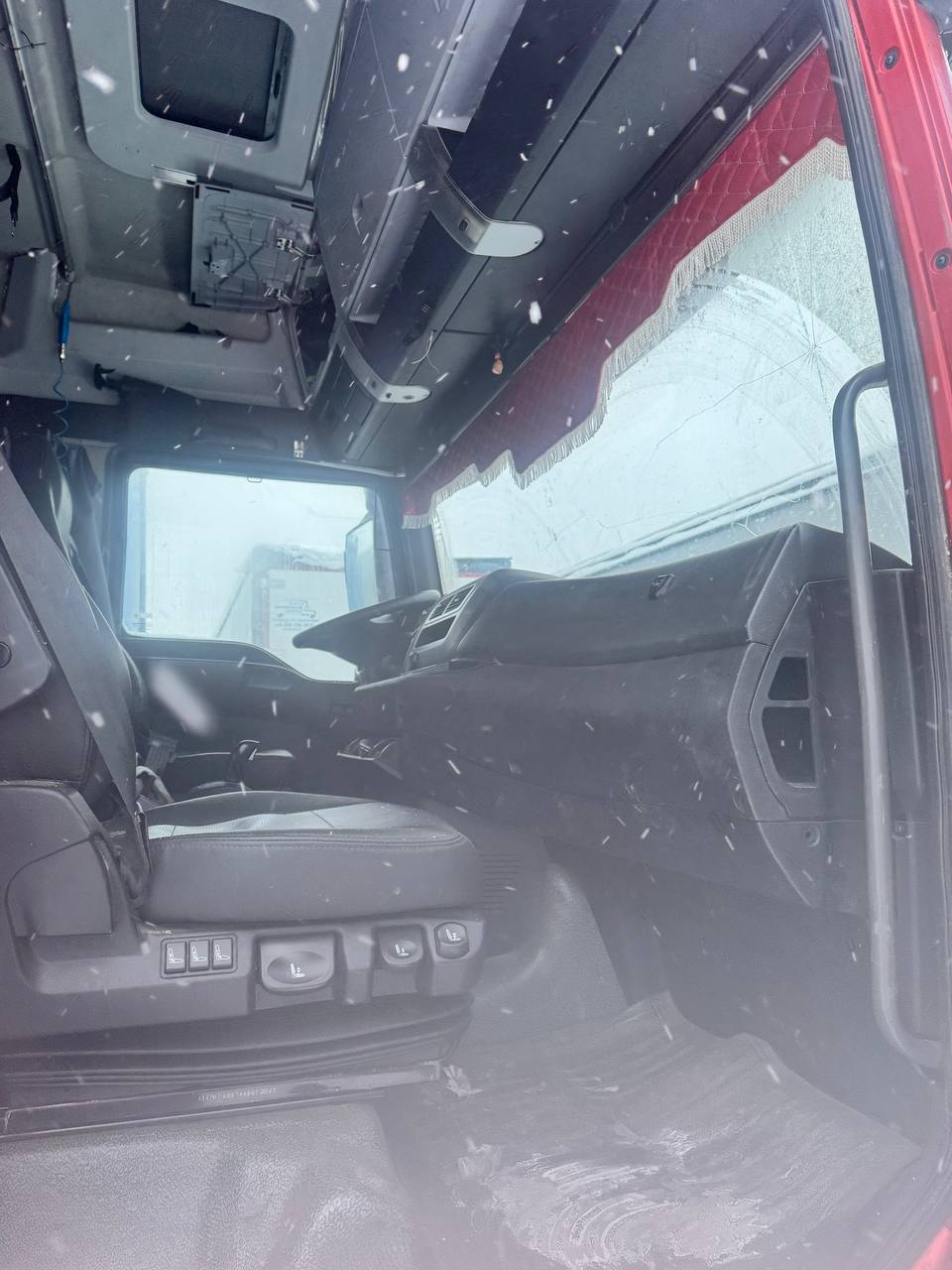 SITRAK C7H 6x2 Седельный тягач 2023 г. - фото 6