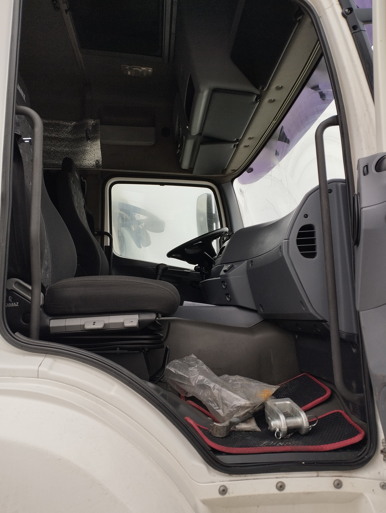 Седельный тягач КАМАЗ 5490-801-DC (газодизель) 2021 г. - фото 7