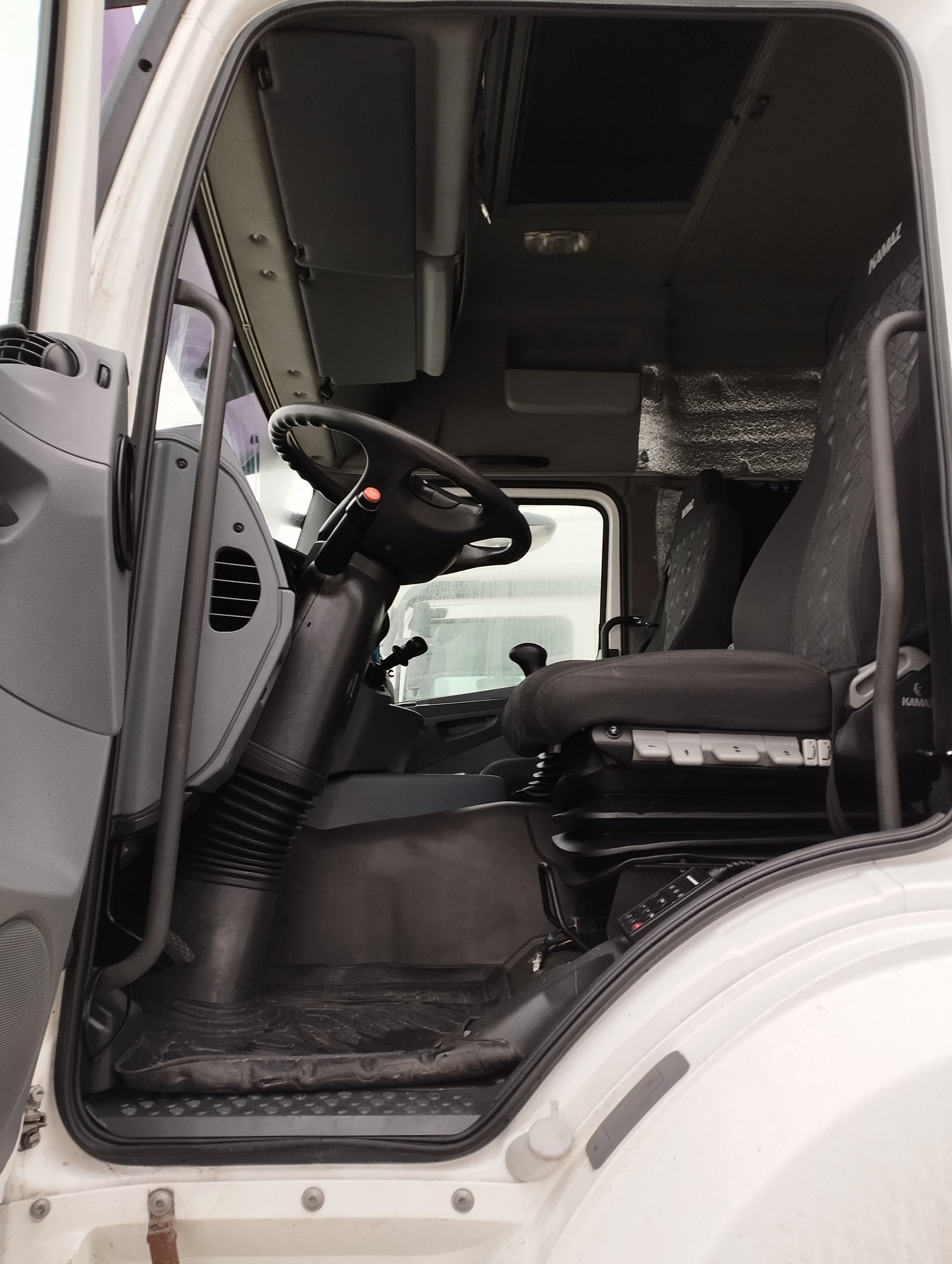 Седельный тягач КАМАЗ 5490-801-DC (газодизель) 2021 г. - фото 44