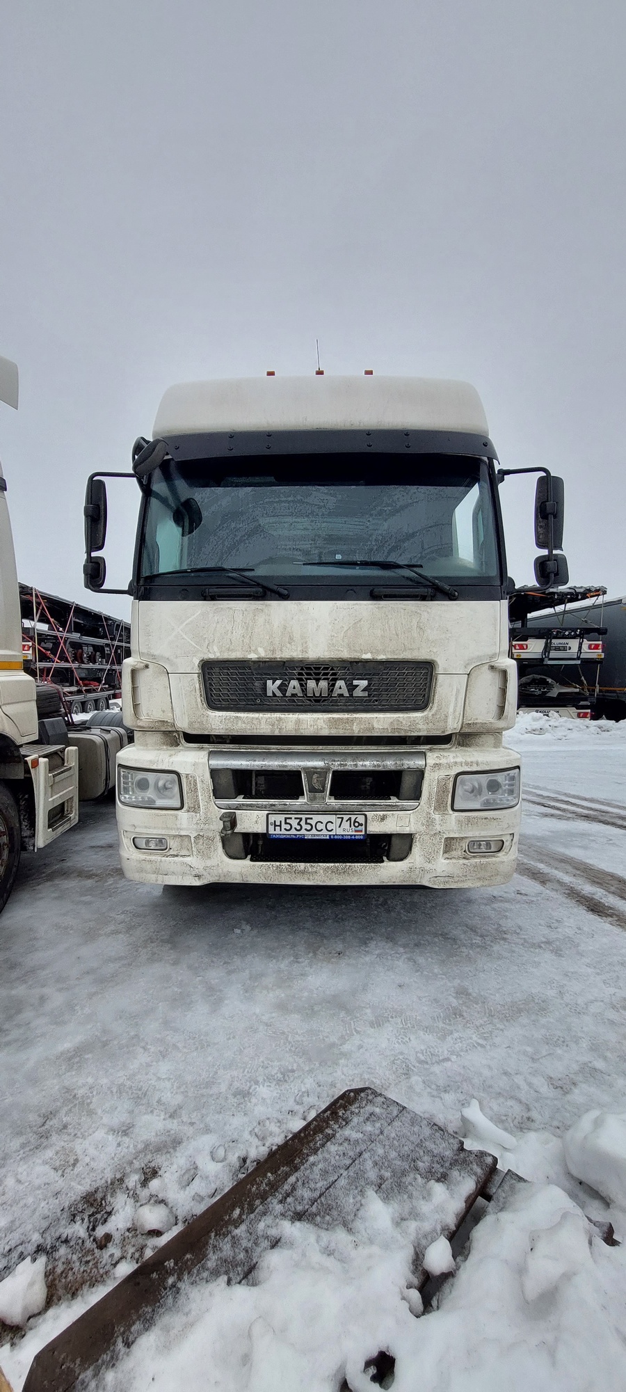 Седельный тягач КАМАЗ 5490-801-DC (газодизель) 2021 г.