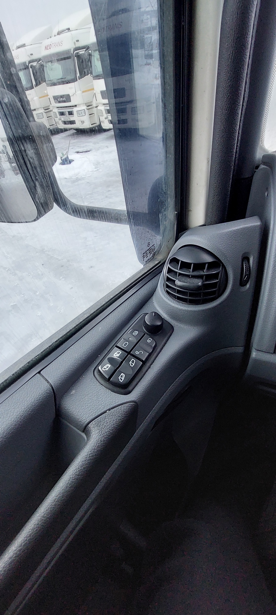 Седельный тягач КАМАЗ 5490-801-DC (газодизель) 2021 г. - фото 37