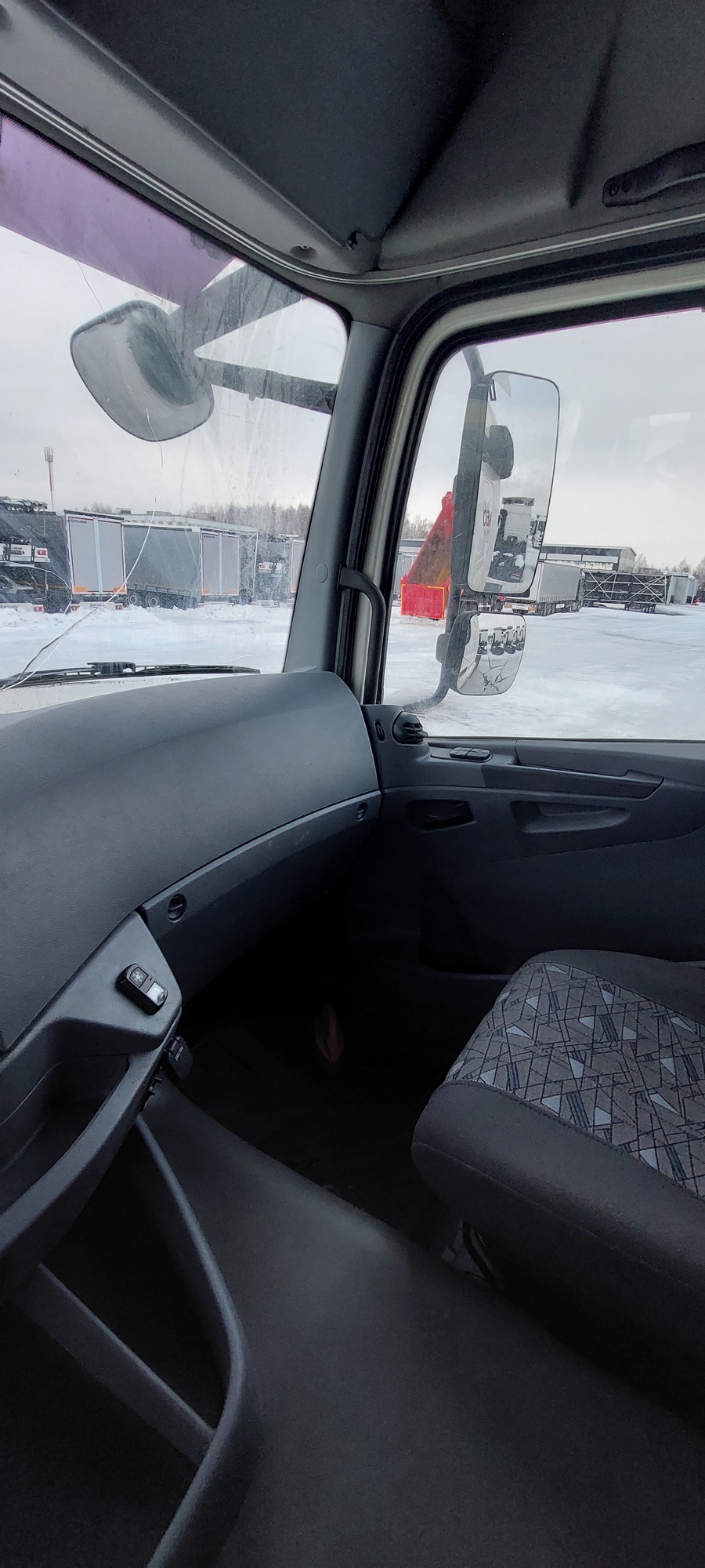 Седельный тягач КАМАЗ 5490-801-DC (газодизель) 2021 г. - фото 45