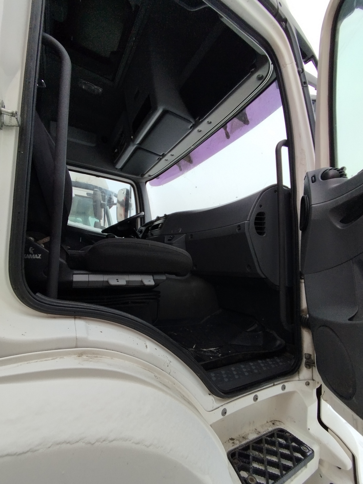 Седельный тягач КАМАЗ 5490-801-DC (газодизель) 2021 г. - фото 7