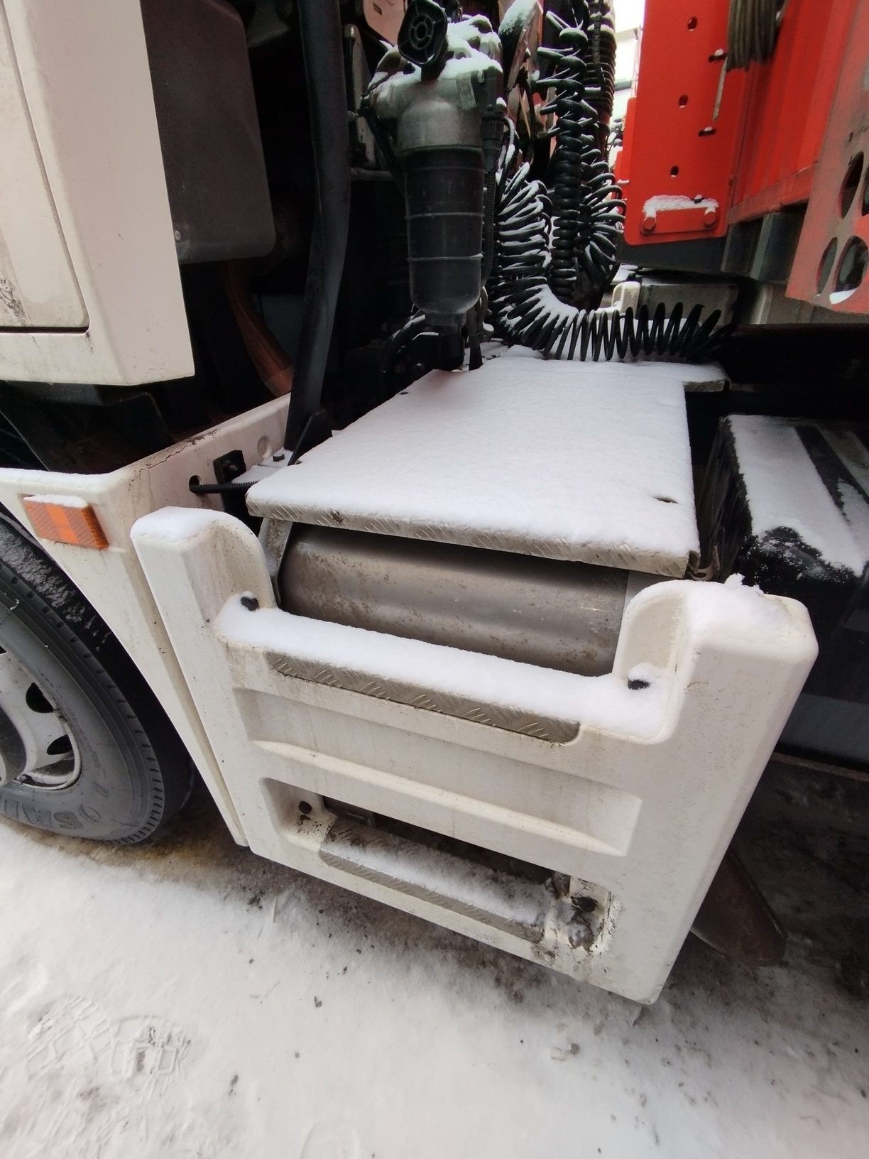 Седельный тягач КАМАЗ 5490-801-DC (газодизель) 2021 г. - фото 36