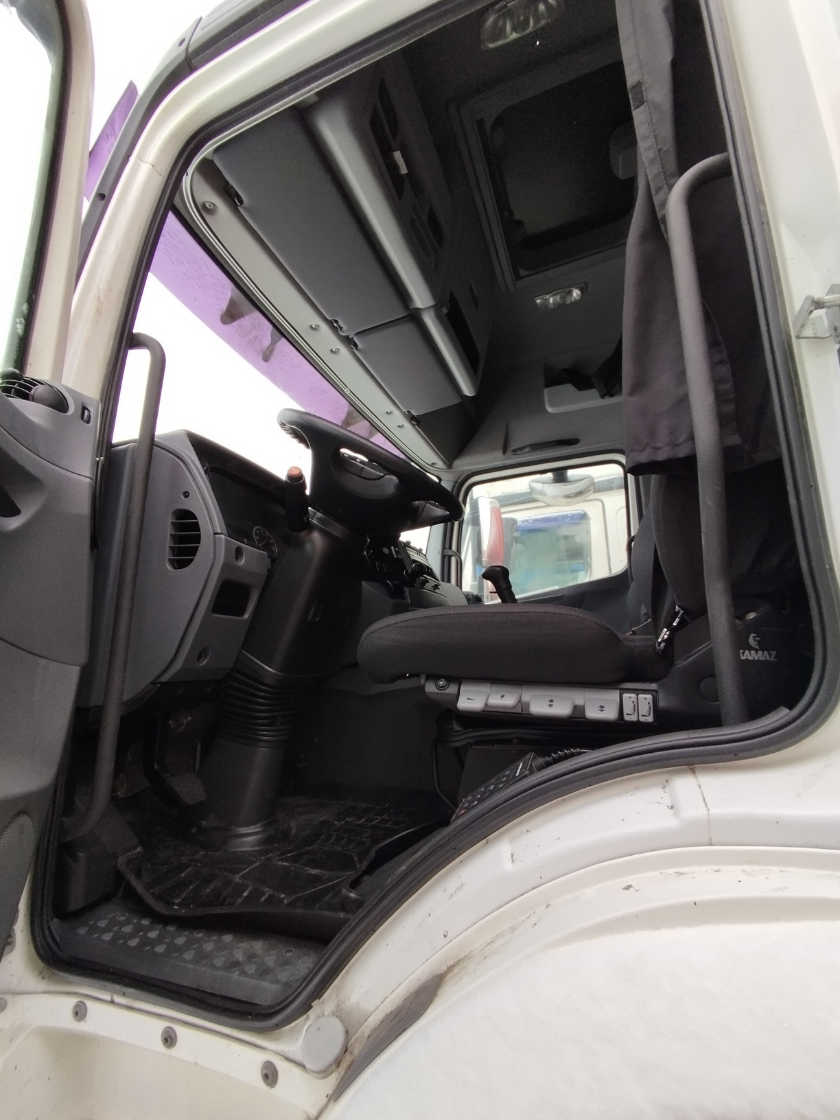 Седельный тягач КАМАЗ 5490-801-DC (газодизель) 2021 г. - фото 46