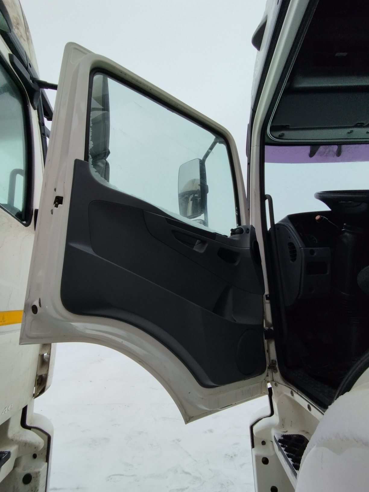 Седельный тягач КАМАЗ 5490-801-DC (газодизель) 2021 г. - фото 47